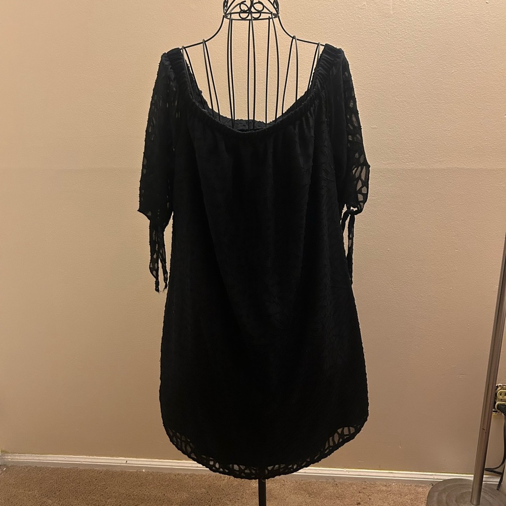 a.n.a Elegant Black Lace Dress - Picture 2 of 3